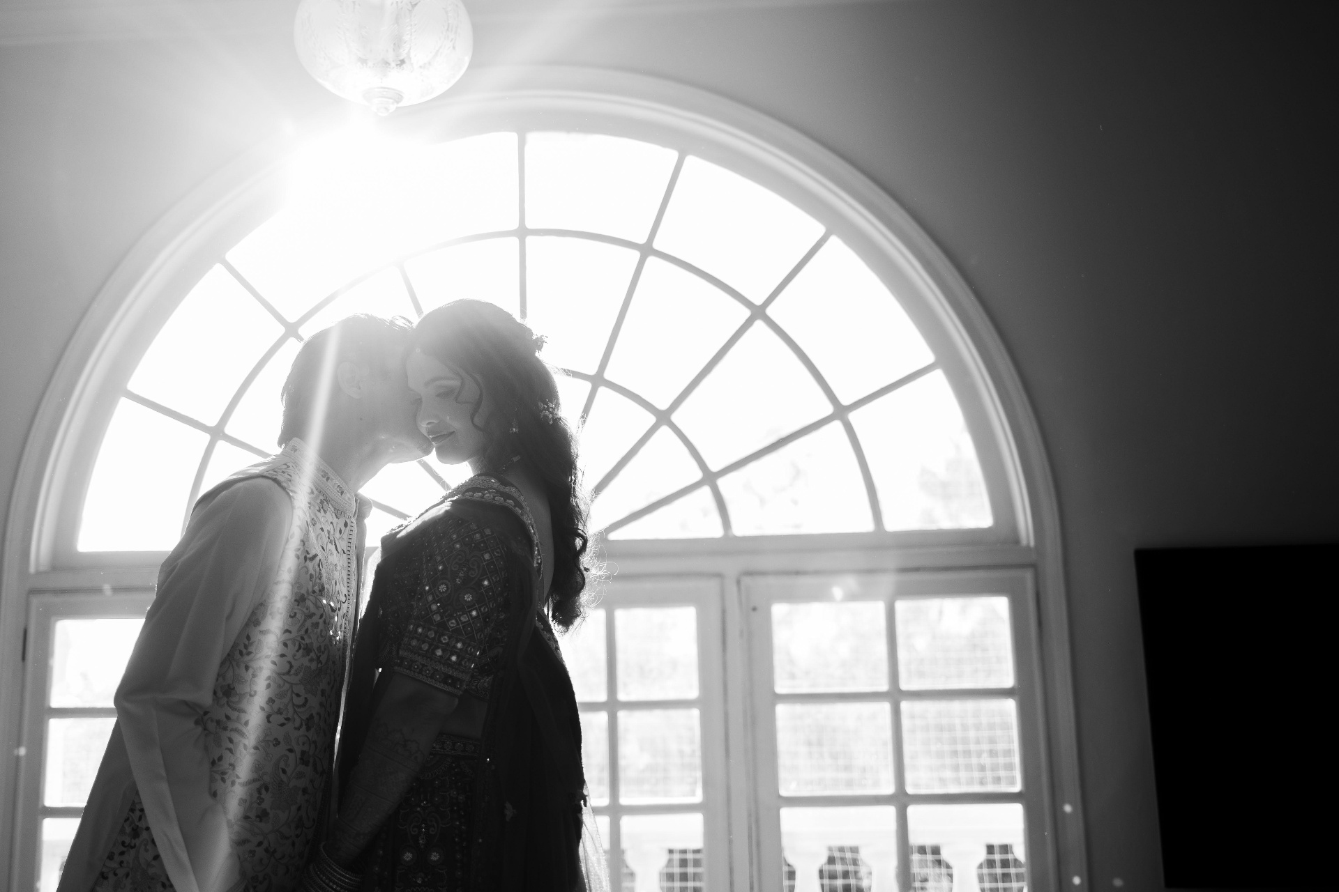 Novella luxury wedding — couple in timeless black and white
